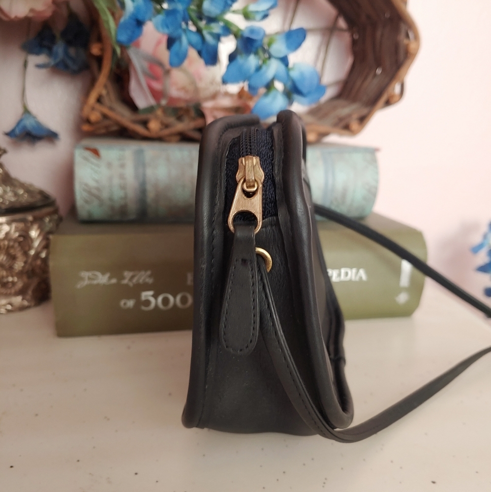 Vintage Coach Black Mini Hadley Crossbody Purse - Picture 5 of 7